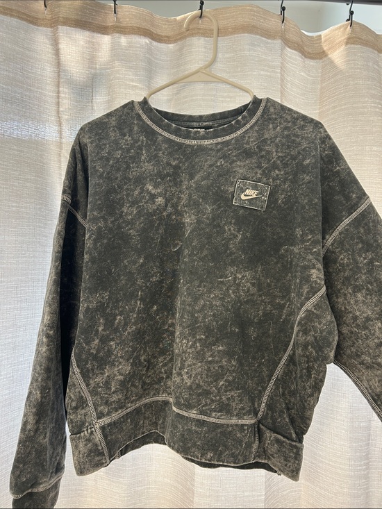 Nike Sweaters - Nike Woman’s Washed Black Crewneck Sweatshirt